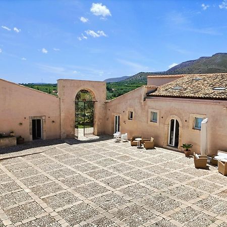 Ballium Luxury Relais Avola Luaran gambar