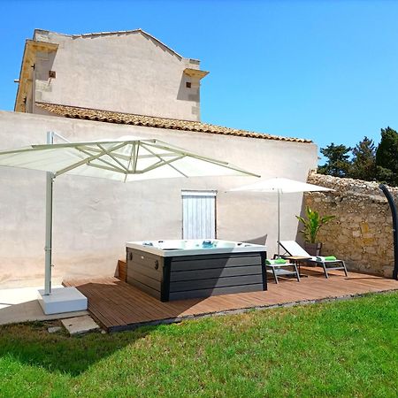Ballium Luxury Relais Avola Luaran gambar