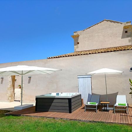 Ballium Luxury Relais Avola Luaran gambar