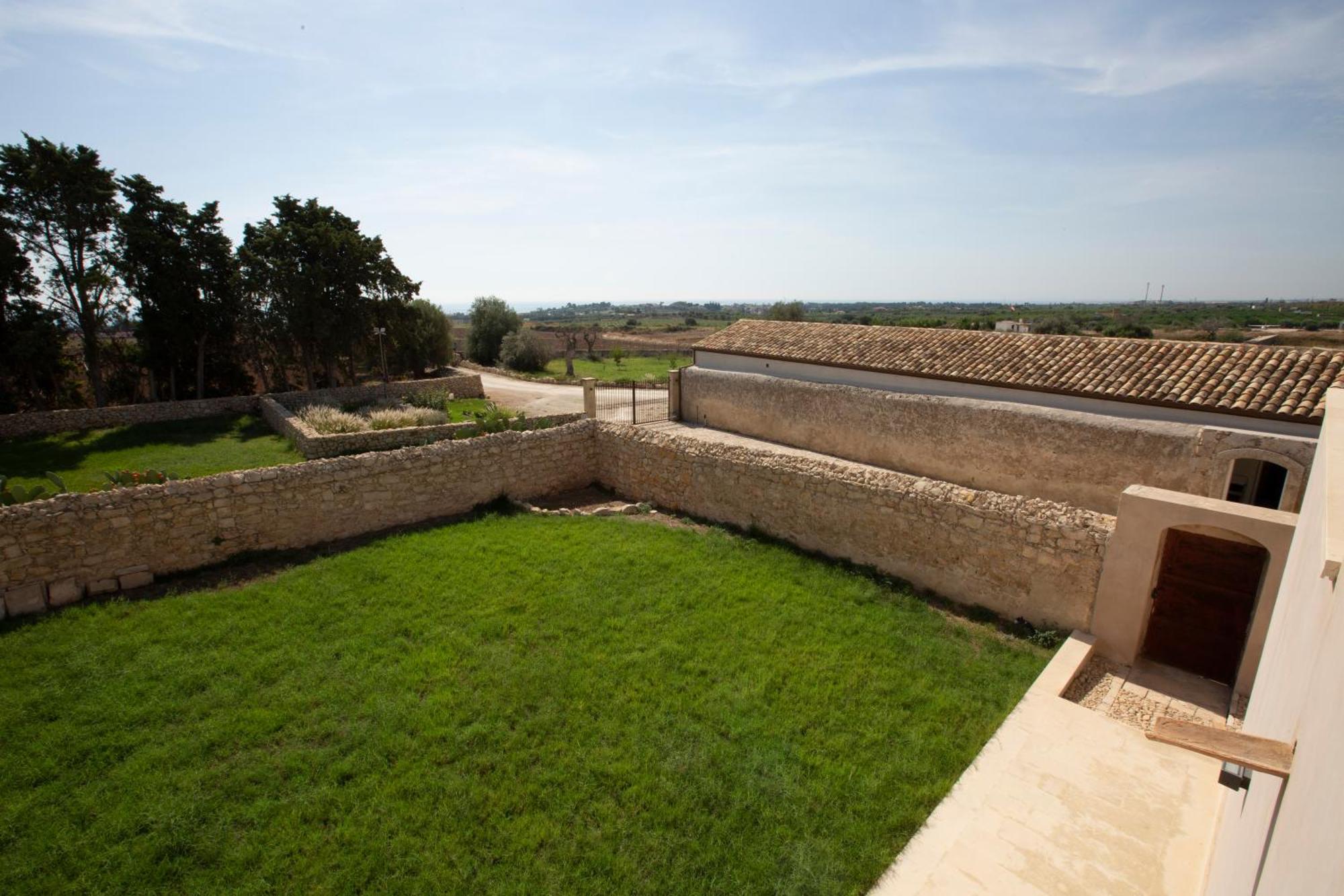 Ballium Luxury Relais Avola Luaran gambar