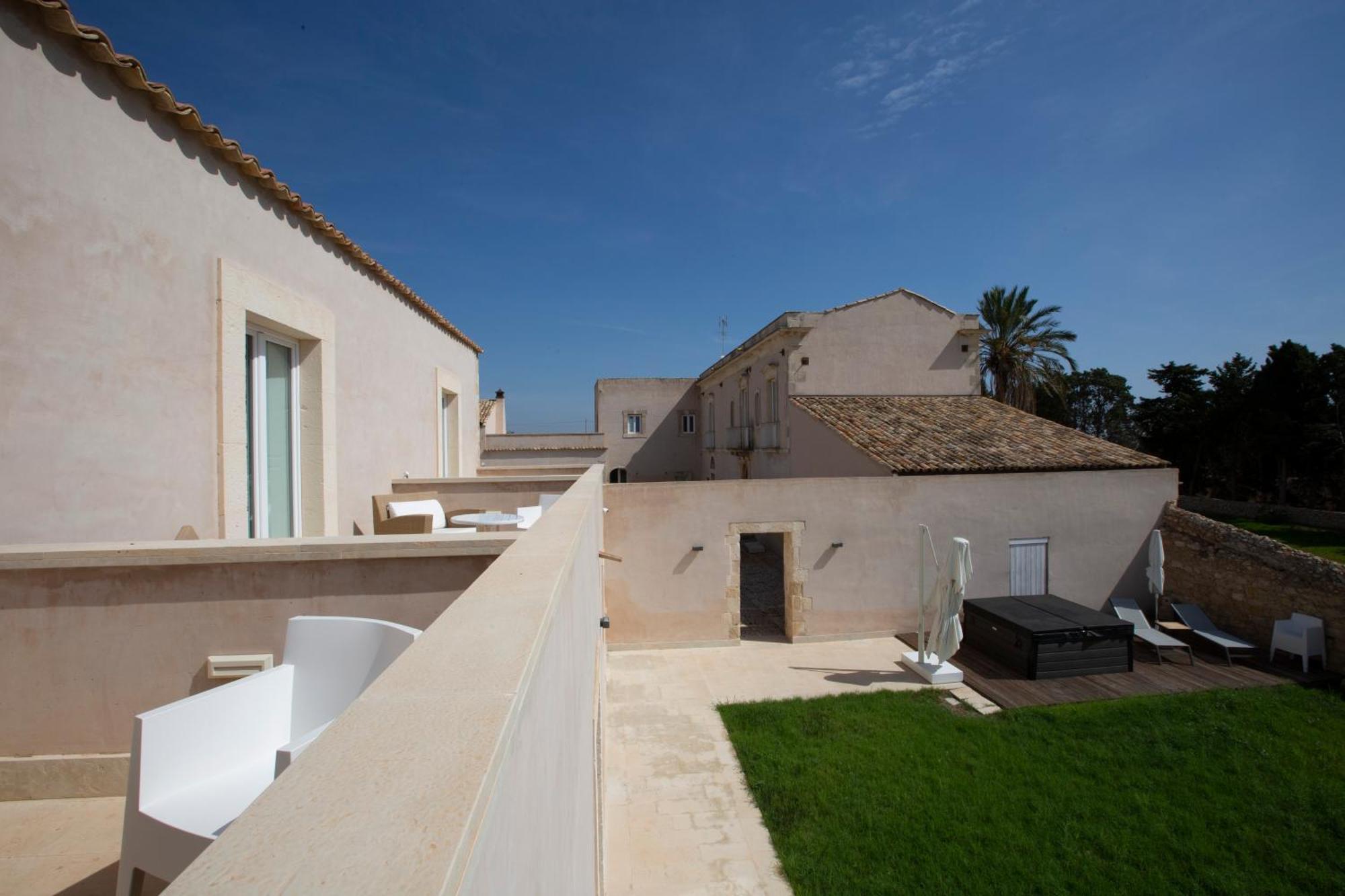 Ballium Luxury Relais Avola Luaran gambar