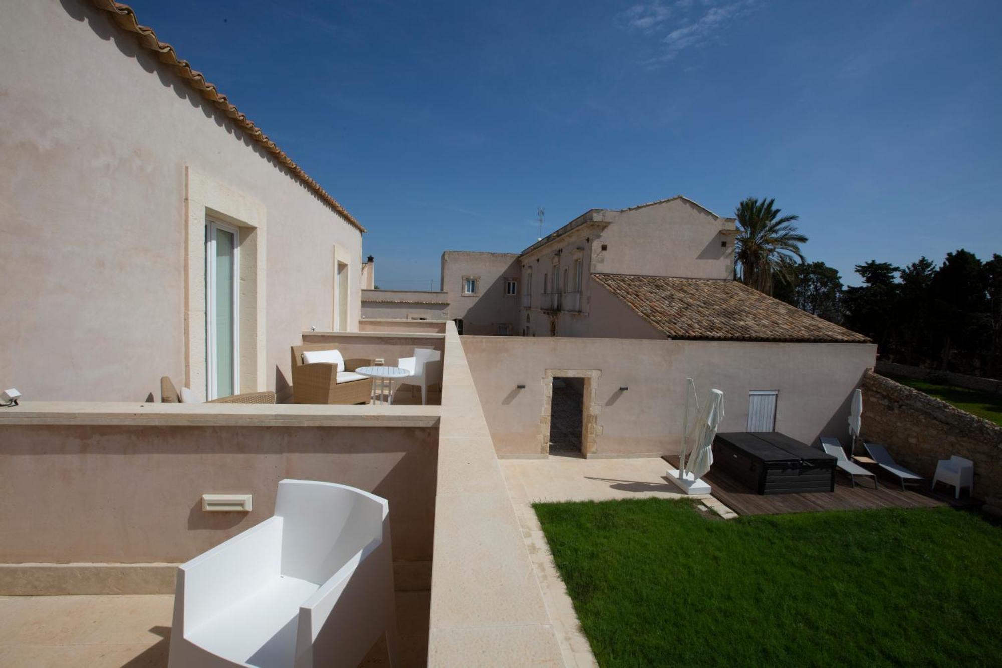 Ballium Luxury Relais Avola Luaran gambar