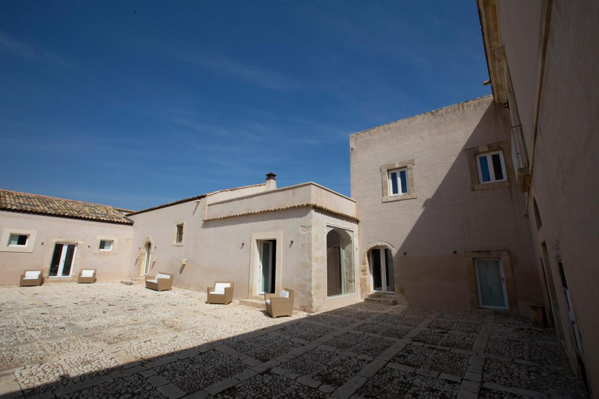 Ballium Luxury Relais Avola Luaran gambar