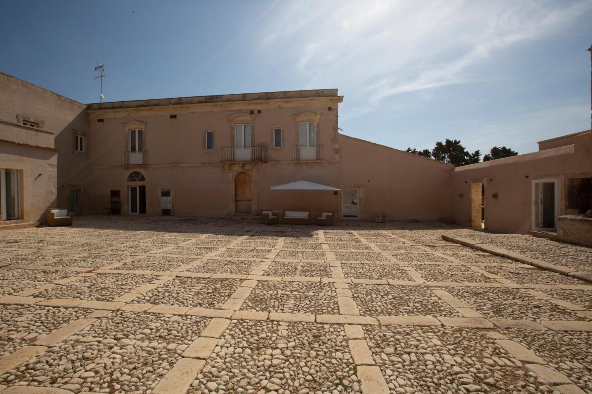 Ballium Luxury Relais Avola Luaran gambar