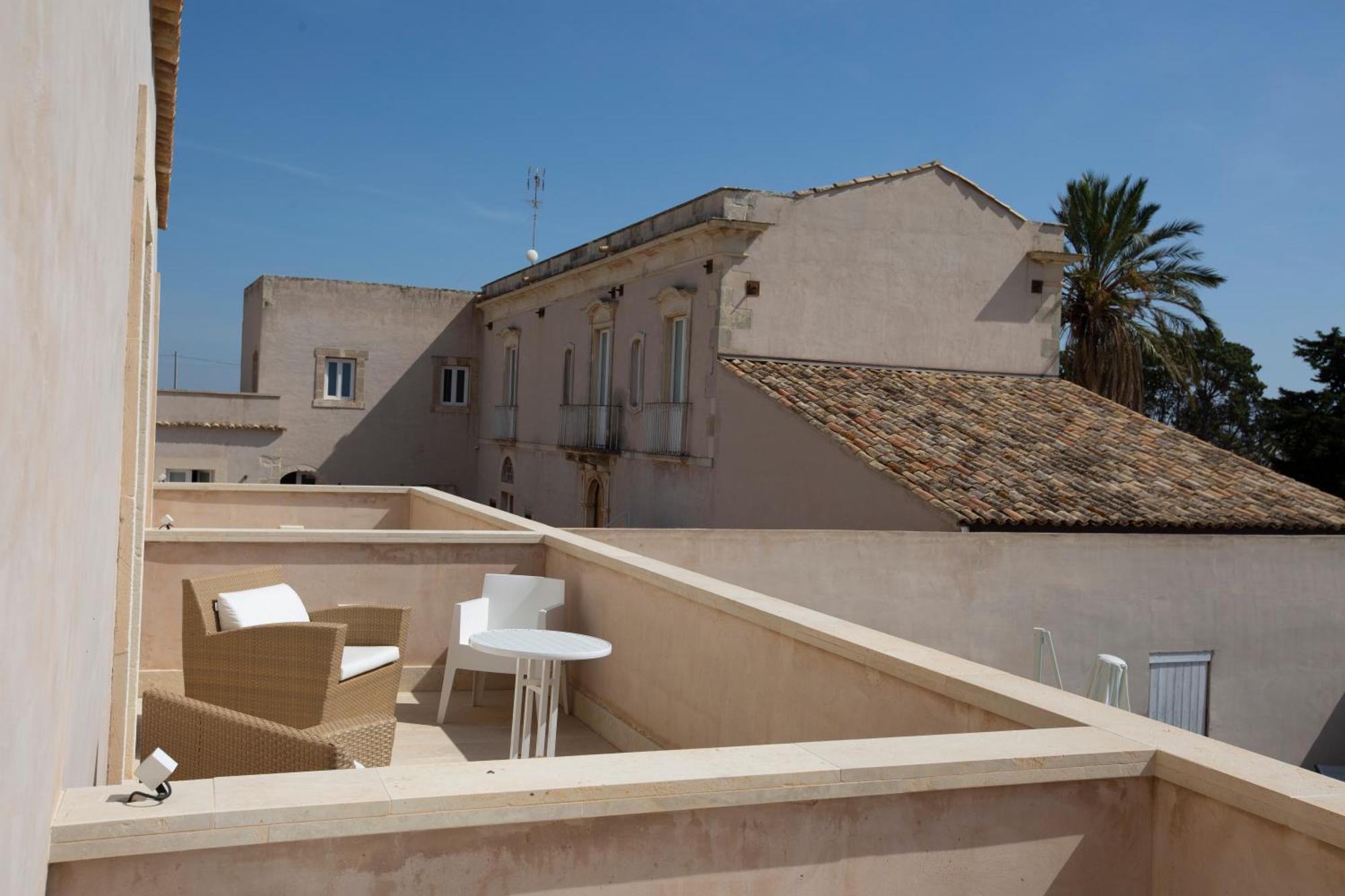 Ballium Luxury Relais Avola Luaran gambar