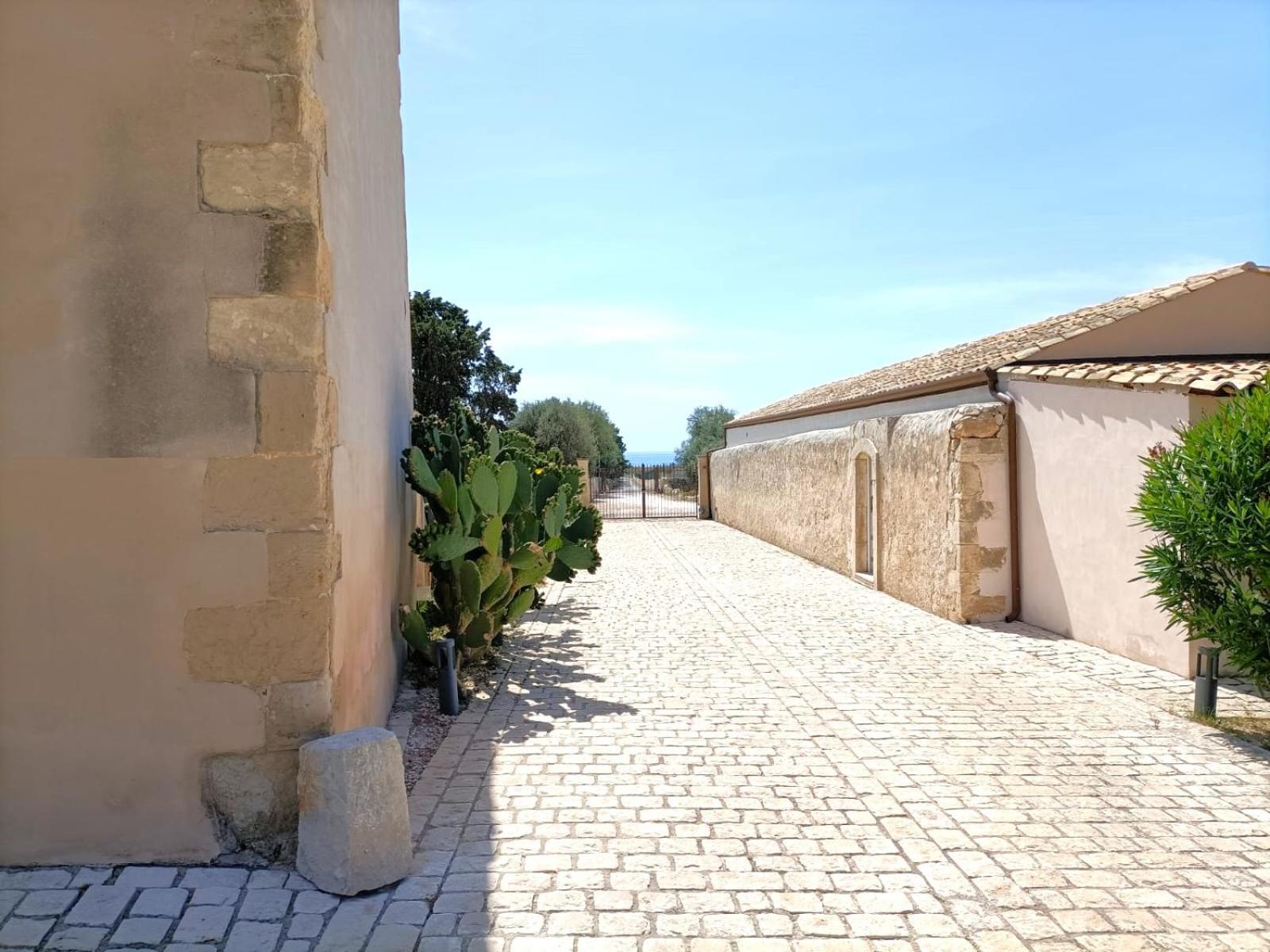Ballium Luxury Relais Avola Luaran gambar