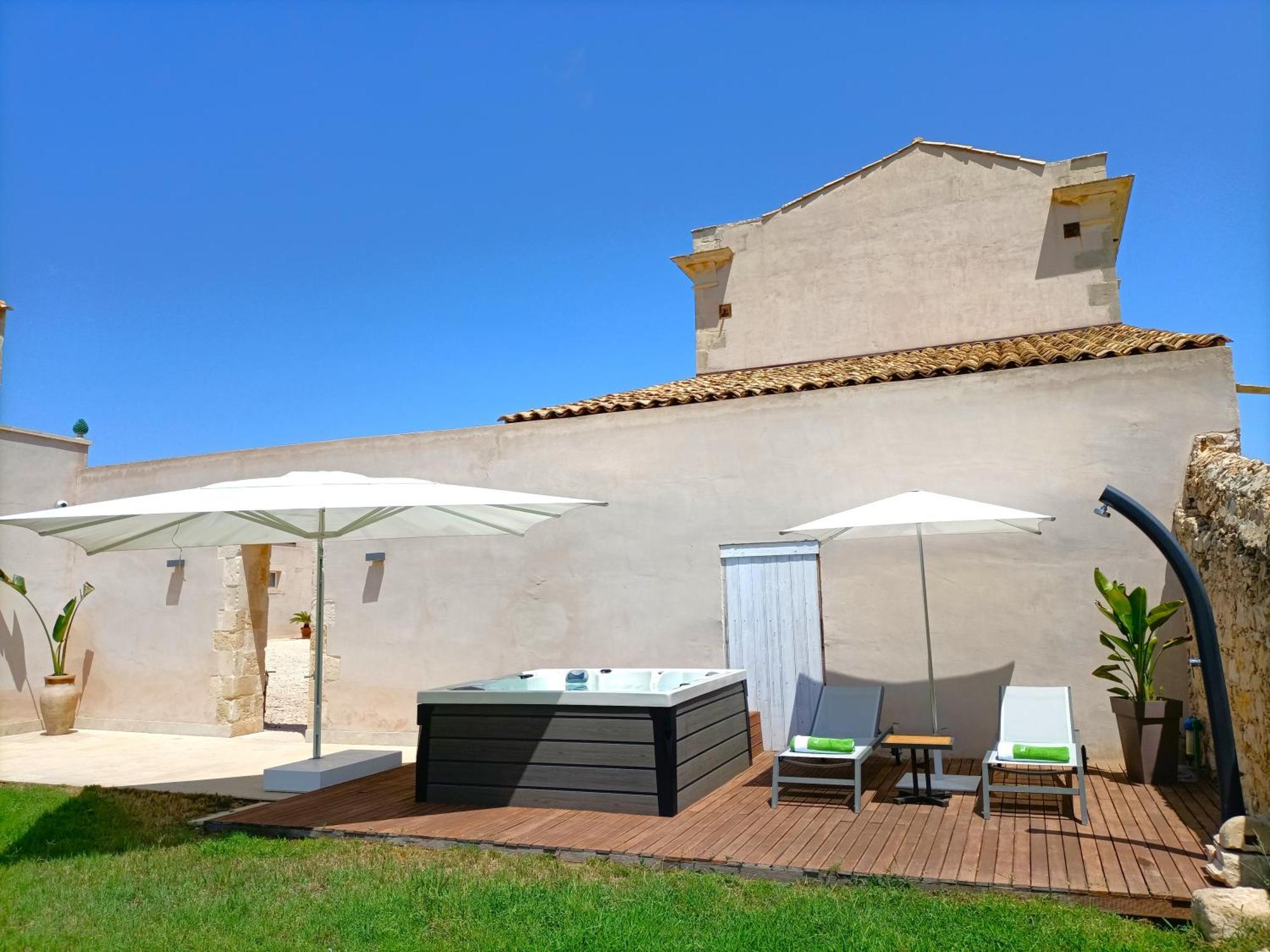 Ballium Luxury Relais Avola Luaran gambar